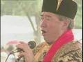 N. Sengedorj of Mongolia demonstrates khöömei throat-singing