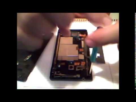 how to open xperia s'battery cover