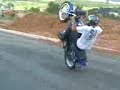Quik ralando a placa