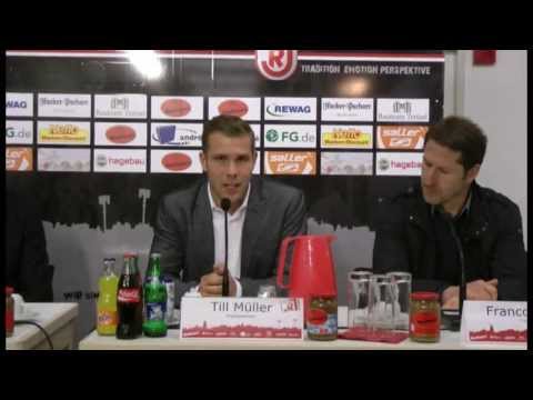 2. Bundesliga - PK 33. ST: Jahn Regensburg - 1. FC Kaiserslautern mit Franz Smuda u. Franco Foda