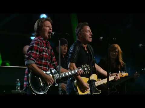 Bruce Springsteen - Fortunate son lyrics