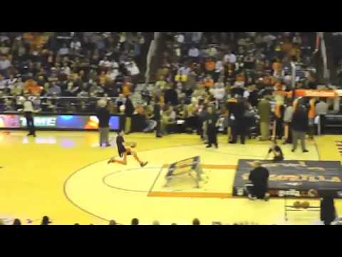 Kid Dunks Himself At Phoenix Suns Halftime Show