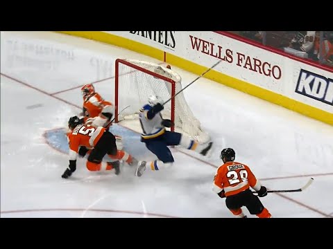Video: Tarasenko takes awkward fall while setting up Stastny goal