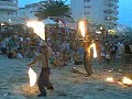 espectaculo fuera del cafe mambo.