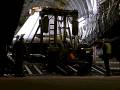 videos de Orion Crew Module flight test vehicle arriving at Dryden on an Air Force C-17