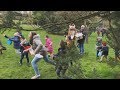 Cliquer pour voir : 1200 ENFANTS RÉUNIS POUR LA CHASSE AUX ŒUFS