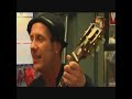 Gitarre-Moabit mit \"der K�rper\" in der S-Bahn
