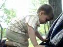 طفل يرى افعى فيهرب kid