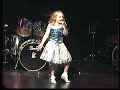 mama hes makin eyes at me