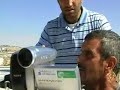 تقرير كاتيا ناصرتاريخ بث التقرير :22\8\2008أطلقت منظمّات حقوقية برنامجاً لحماية فلسطينيي الضفّة الغربية أسمته برنامج الردّ بالصورة. ويشجّع البرنامج الفلسطينيين على توثيق هجمات الاحتلال -جنوداً ومستوطنين- باستخدام الكاميرا. وإن كان واقع الأراضي المحتلة قد فرض وسائل دفاع جديدة لإبراز الحقيقة، فإن السلاح نفسه بات مستخدماً في الكشف عن واقع العالم العربي، وصار المواطن العادي مصدراً للحدث المصوّر رغم الرقابة والمنع..