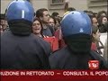 Berlusconi nega la realtà sulle manifestazioni universitarie Berlusconi nega la realtà sulle manifestazioni universitarie