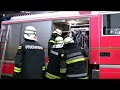 Berliner Feuerwehr - Tieflader hängt unter Eisenbahn Brücke - Bölsche Strasse - 08.01.2009 Berliner Feuerwehr - Tieflader hängt unter Eisenbahn Brücke - Bölsche Strasse - 08.01.2009
