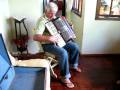 Carlos Chociai tocando gaita