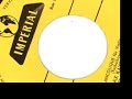 max kayser , violin ; ffb sinfonieorchester berlin , wilhelm sch�chter, dirigent.
peter ilyich tchaikovsky: serenade melancolique, op. 26 for violin and orchestra .
imperial 45 rpm record. i've transferred it myself. imperial was a budget sub-label
of emi, marketed at the european continent, germany especially. they started ambitiously
in 1954, and recorded the core repertoire in rapid succession. kayser, later in his live
the violinist in the gobel trio berlin, was one of the young artists recording for imperial.
his 10# lp of bruch's violin concerto is a well sought item among record collectors, 
this serenade was recorded around 1955.
for three years i have a website, where i post 