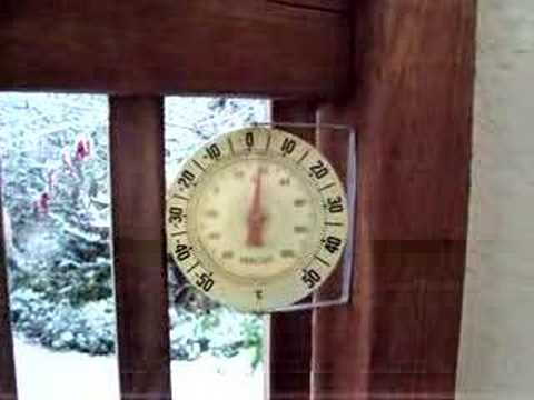 Snowfall in Victoria, BC, video 2