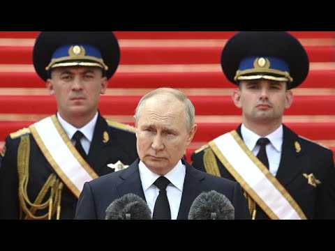 Russland: Präsident Putin dankt der Armee für »Beenden des Bürgerkriegs» - Doch was wird aus Wagner?