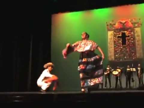 amarillas - Saltillo, Coah.11-Junio-2012. Ballet Folklorico