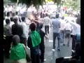 گیر افتادن یک مامور ضدشورش به دست مردم.mp4