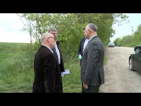 Igor Dodon s-a familiarizat cu activitatea a două întreprinderi agricole din raionul Glodeni