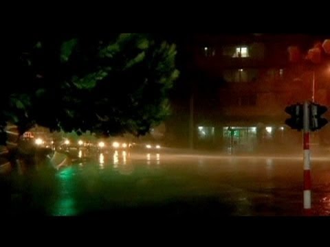 الاعصار ساندي يزداد قوة مع وصوله الى كوبا .. وإجلاء 55 ألف شخص - فيديو