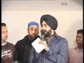 This is a MUST WATCH for ALL Gurdas Mann Ji Fans. This singer is UK Born and is performing first time on a live stage, singing Boot Polishan. This was perfomed at a HARJIT HARMAN Live stage show in Punjab 2008. Was personally requested by Harman. MUST WATCH!!