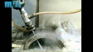 Cutting pipe segment high pressure water jet cutting head with tilt