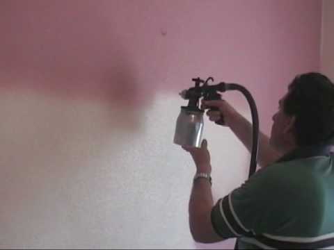 Pintando dormitorio con plastica y pistola Adiabatic