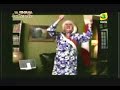 abuela rina en la ventana indiscreta