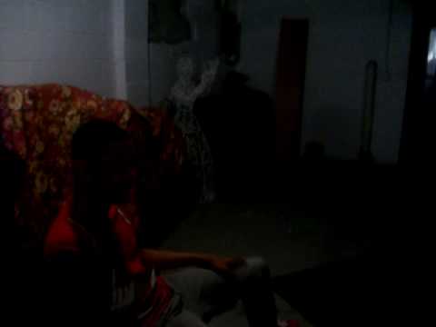 SHAKING BIG ASS LAP DANCE