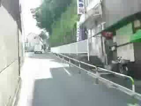 西日暮里駅を出て殺風景な駅周辺を散策するその２