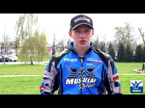 Tobiasz Musielak i Grzegorz Zengota zapraszają na mecz z... :: 13.04.2014
17:30 - Plac Boh. Westerplatte
19:00 - Stadion im. Alfreda Smoczyka!
Pamiętaj o barwach! Musisz tam być!