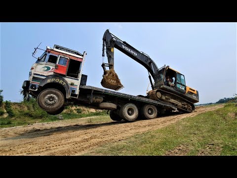 Amazing Video ! Volvo Excavator Unloading From Truck By Experience Driver - Dozer Video