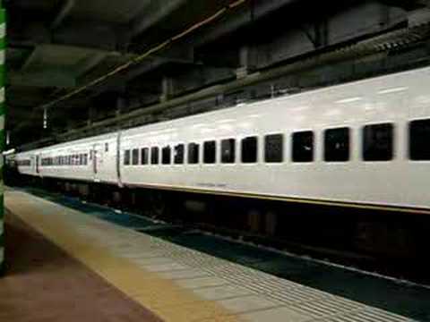 ８８５系 （６両）（2050M） 【博多駅・回送】