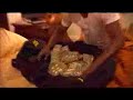 Floyd Mayweather counts $1 million in cash