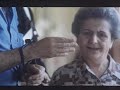 Estratto dal film di De Crescenzo. In tribunale un detenuto dà istruzioni con le mani mentre in sottofondo si sente l'usciere che grida: Avvocato Cascione!