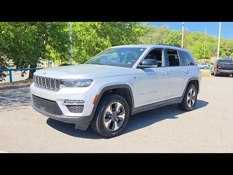 Used 2024 Silver JEEP 4XE image 1