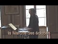 philippe biondi et jean michel giannelli, de l'ensemble instrumental de corse interpr�tent une marche militaire napol�onienne lors d'une 
