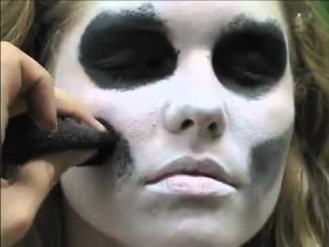 how to face paint a skeleton