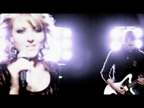 CHRIZAAN – Verslaaf Aan Jou (AMPTELIKE MUSIEK VIDEO)