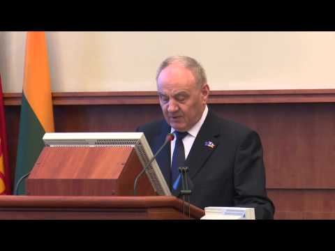 Ziua Armatei Naționale: Președintele a participat la manifestările oficiale și a decorat un grup de militari  