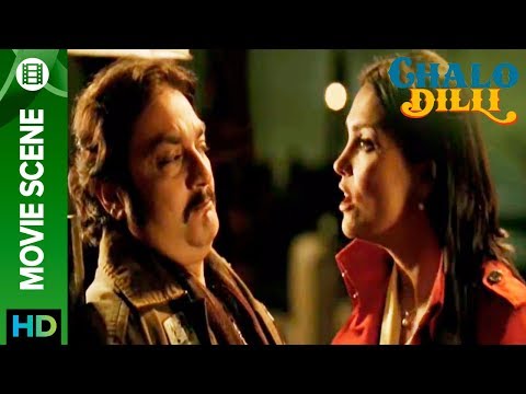 Lara Dutta insults Vinay Pathak - Chalo Dilli