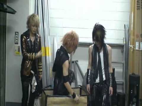 zenshin - Zenshin Zenrei LIVES [w/ DVD, Limited Edition / Type A] please follow us https://twitter.com/#!/d_out_fever_INA and my facebook page http://www.facebook.com/...