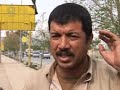 در حالیکه افغانستان 93 فیصد تریاک جهان را تولید میکند و امریکا و متحدانش با استفاده از هر امکانی میکوشند افغانستان برایشان منبع و مرکز تجارت پرسود مواد مخدر گردد، زراعت افغانستان آنچنان مافیایی شده که مردم با قحطی و کمبود شدید گندم و سایر غله جات مواجه شده اند و فقر و فلاکت بیداد میکند.مواد مخدر، خصوصی سازی و جهانی شدن و سیاست های زوگویانه که بوسیله بنگاه های امپریالیستی چون بانک جهانی و صندوق جهانی پول بر افغانستان تحمیل میشوند، وضعیت مردم عام افغانستان را روزبروز فاجعه بار تر ساخته در حالیکه یک مشت انجیو سالار، هیروین سالار و کروزین سالار به همه چیز دست می‌یابند و کیف میکنند.دولت پوشالی کرزی هم کوچکترین توجهی به زندگی مردم ندارد و مصروف ساخت و پاخت با دشمنان و برباد کنندگان افغانستان دارد. در این ویدیو یک هموطن به درستی از حکام میخواهد که 
