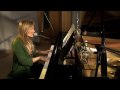 Josy Oliveira BBB9 - tocando With Or Without You no piano