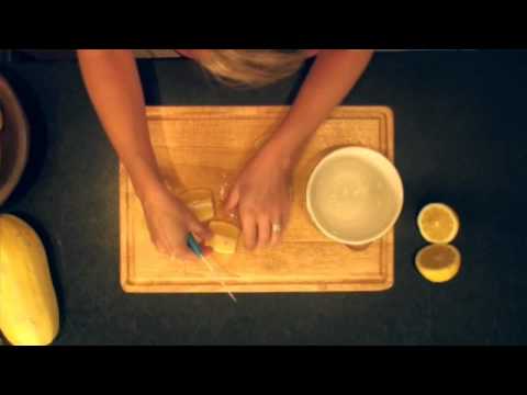 how to squeeze a lemon