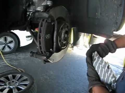 MERCEDES BENZ GLK 350 REPLACE FRONT BRAKE PADS