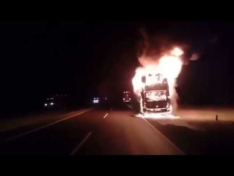 Perú: Bus de turistas chilenos se incendia (VIDEO)