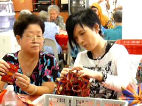 潘美辰-2009年1月8日探訪红山樂龄中心（製作綉球燈籠）