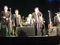 LA BELLA LUZ - al fondo hay sitio kantando jean
