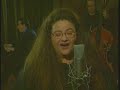 Nena Venetsanou sings a song of the Greek composer Attik